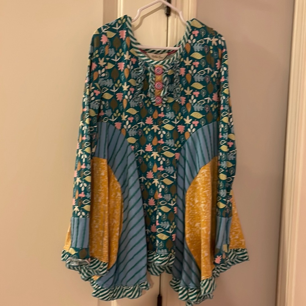 Matilda Jane, long sleeve, girls shirt, size 10, excellent condition.